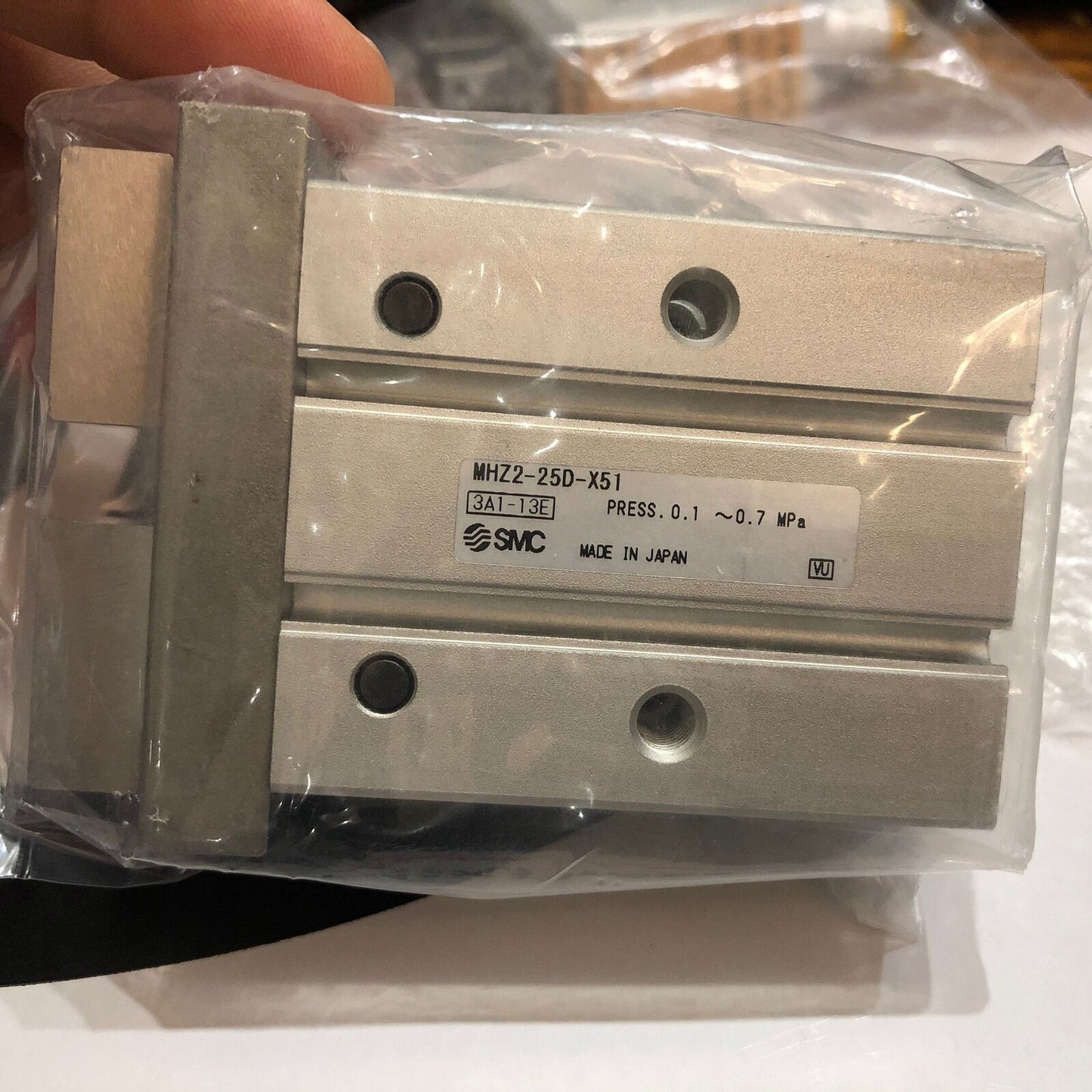 SMC Finger Cylinder MHZ2-25D-X51 - SMC
