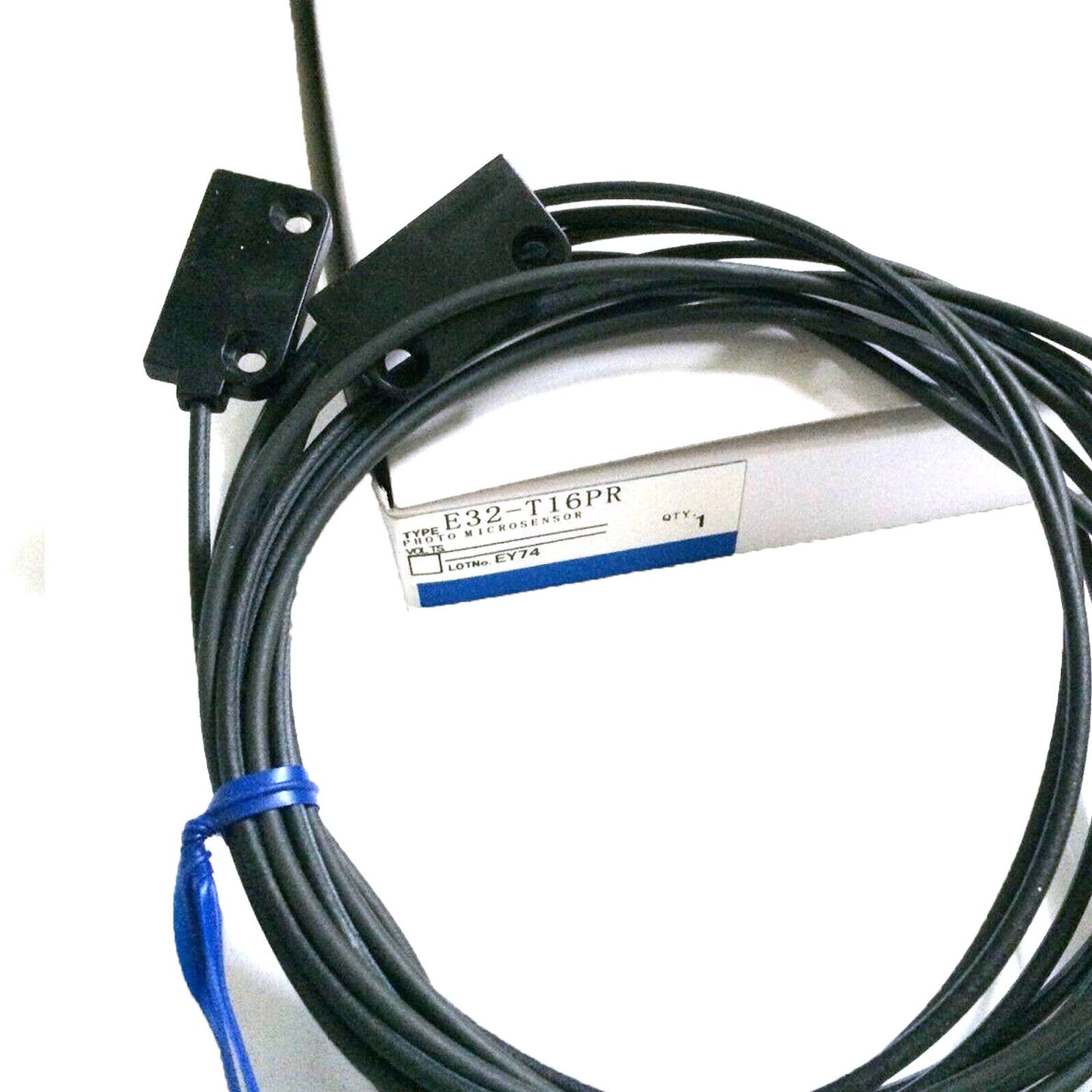 OMRON E32-T16PR Fiber Optic Sensor | High Sensitivity Optical Sensor for Temperature and Humidity Monitoring | Durable and Reliable for Industrial Applications - OMRON