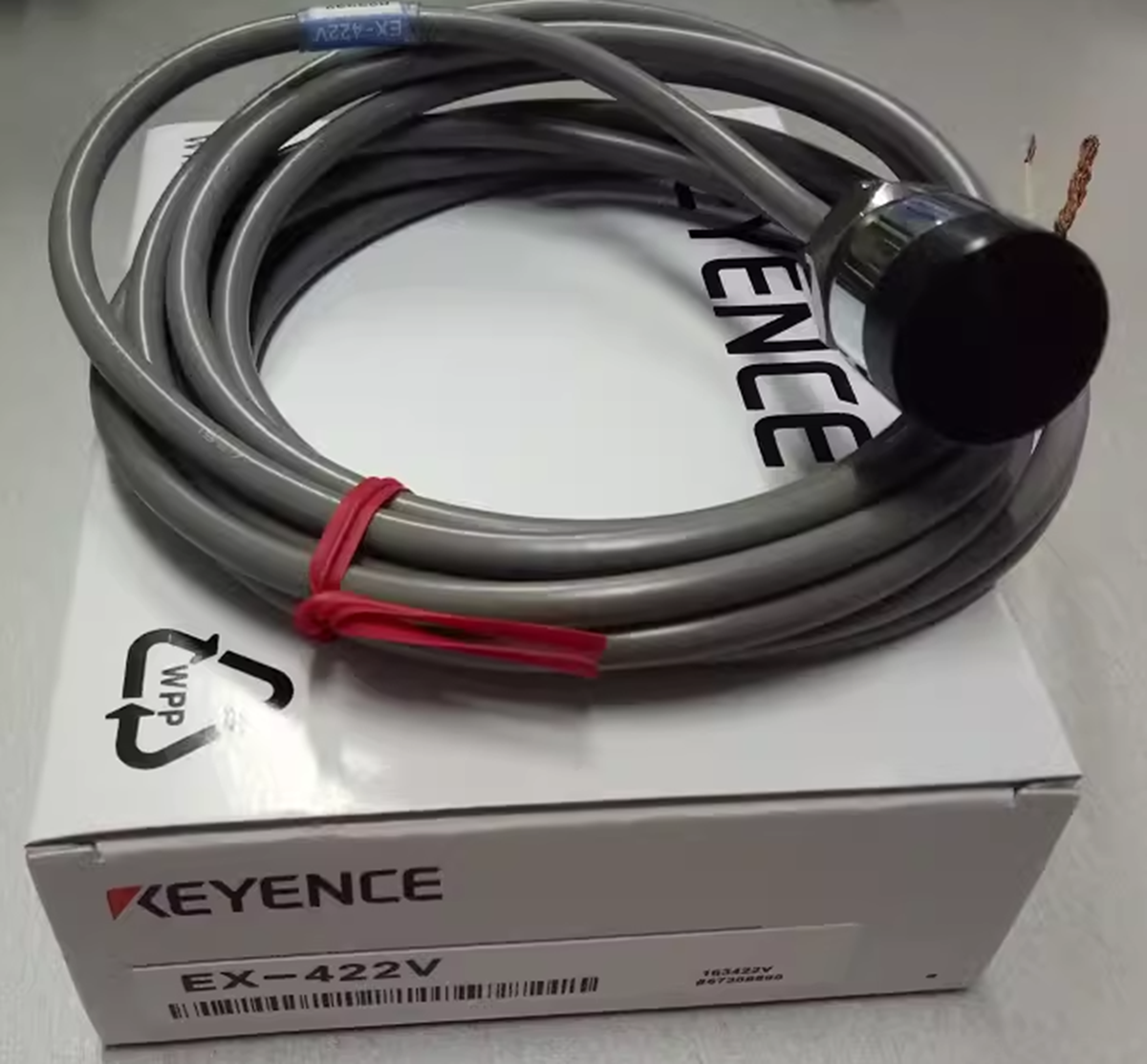 KEYENCE EX-422V Proximity Sensor - KEYENCE
