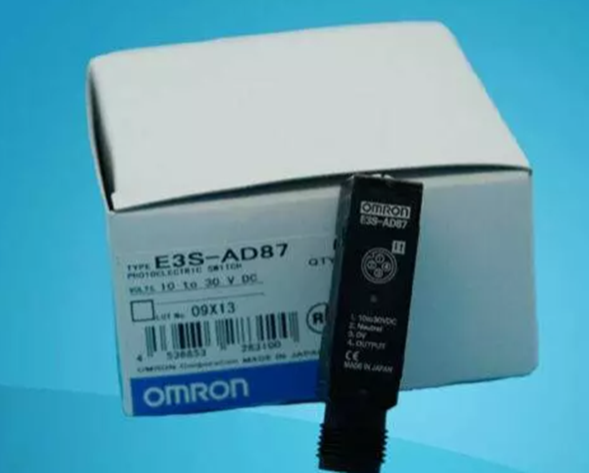 OMRON E3SAD87 Photoelectric Sensor - OMRON
