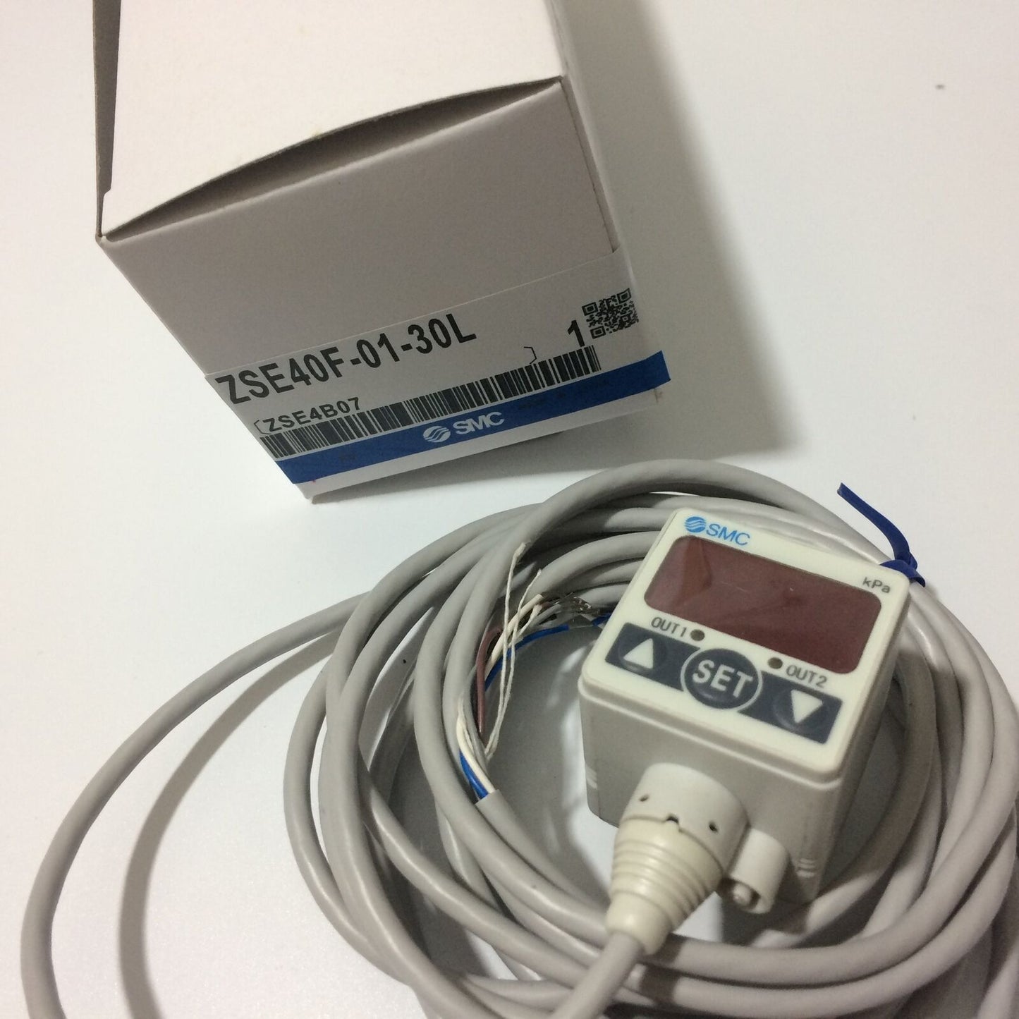 Digital Pressure Switch ZSE40F-01-30L - SMC