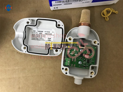 1pcs DIXELL Humidity Sensor XH20P-00000