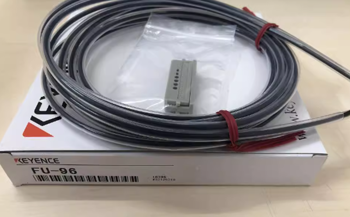 KEYENCE FU-96 Fiber Optic Sensor - KEYENCE