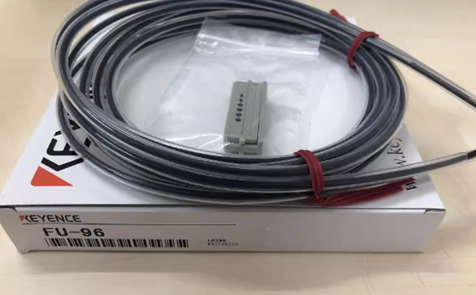 KEYENCE FU-96 Fiber Optic Sensor - KEYENCE
