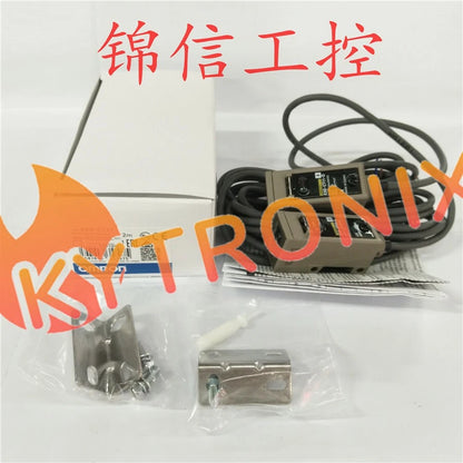 1Pcs Omron E3S-CT11 through-beam photoelectric switch