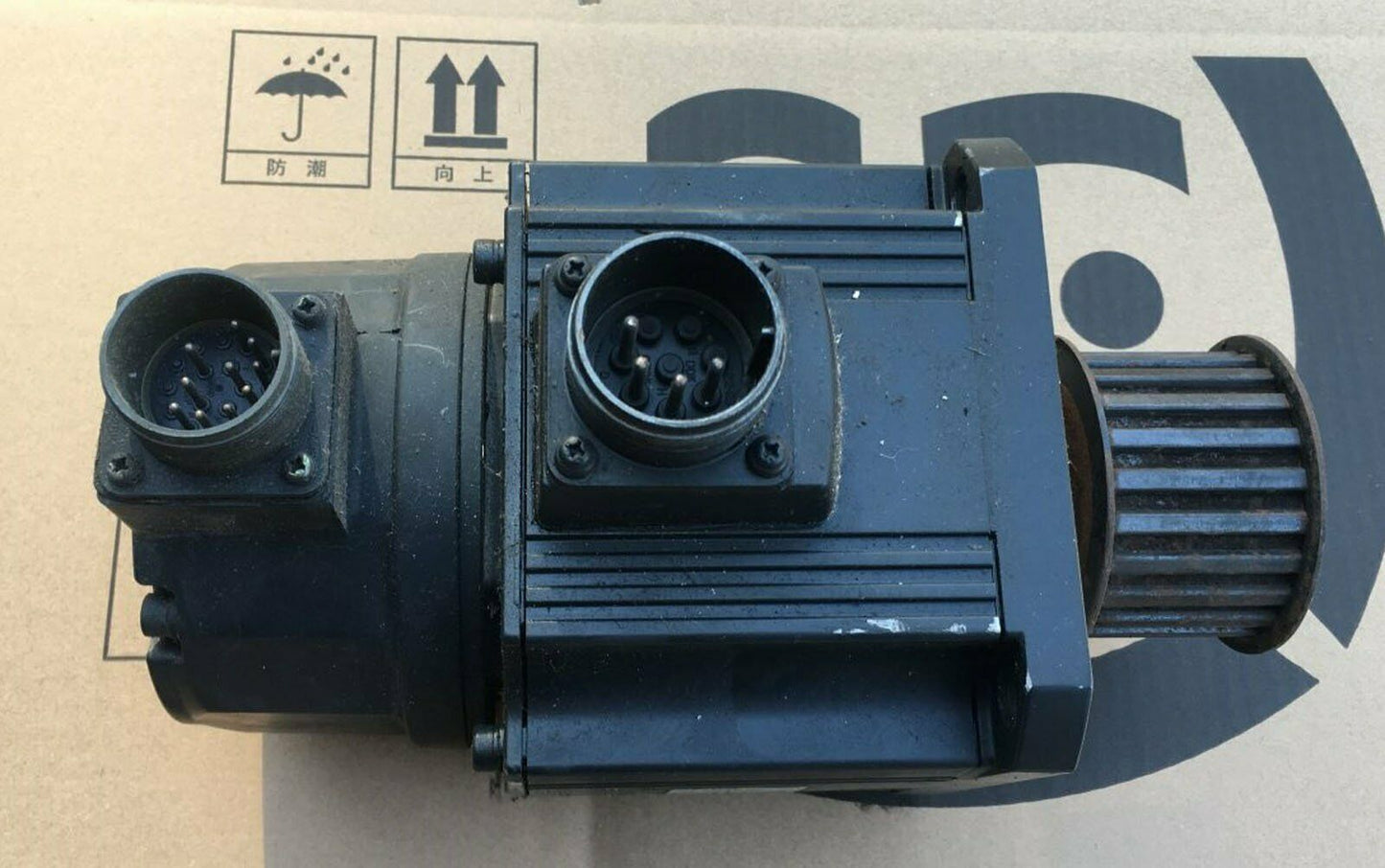 Used Mitsubishi HC-SFE102 AC Servo Motor – Tested and in Good Condition - MITSUBISHI