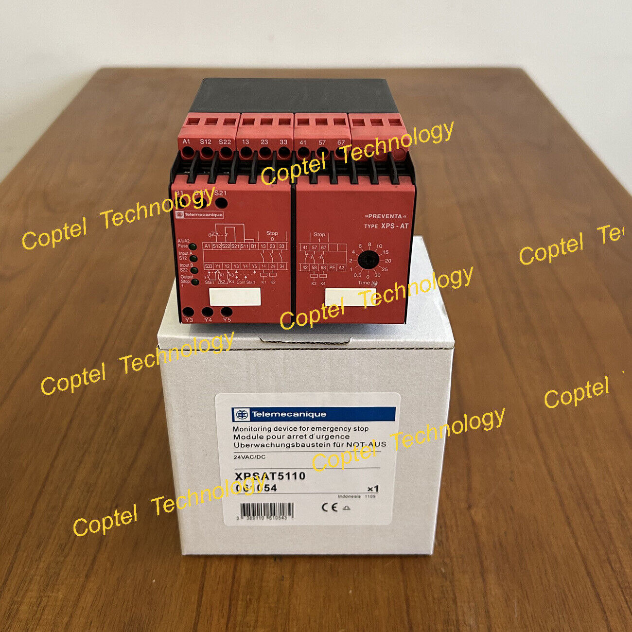 new   Telemecanique XPSAT5110 Type XPS-AT Safety Relay 1-Year