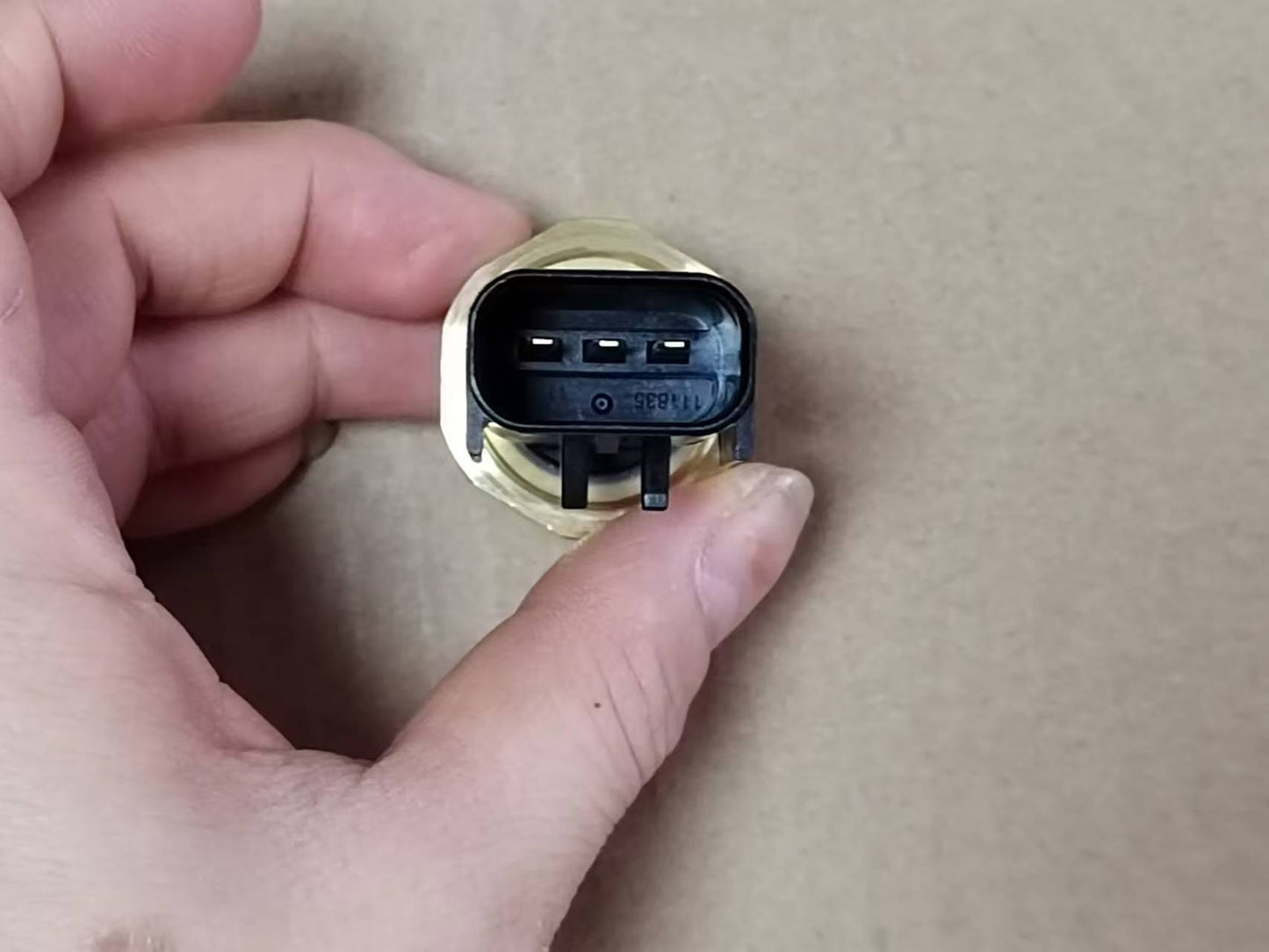 new 1PC  FIT FOR Engine 4384678 exhaust pressure sensor C4384678