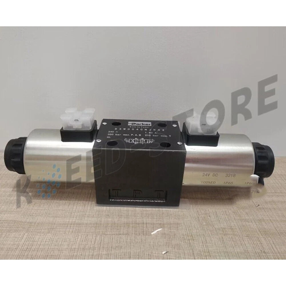 1PCS Parker D3W004CNJW42 Hydraulic Valve D3W004CNJW 16 27 42