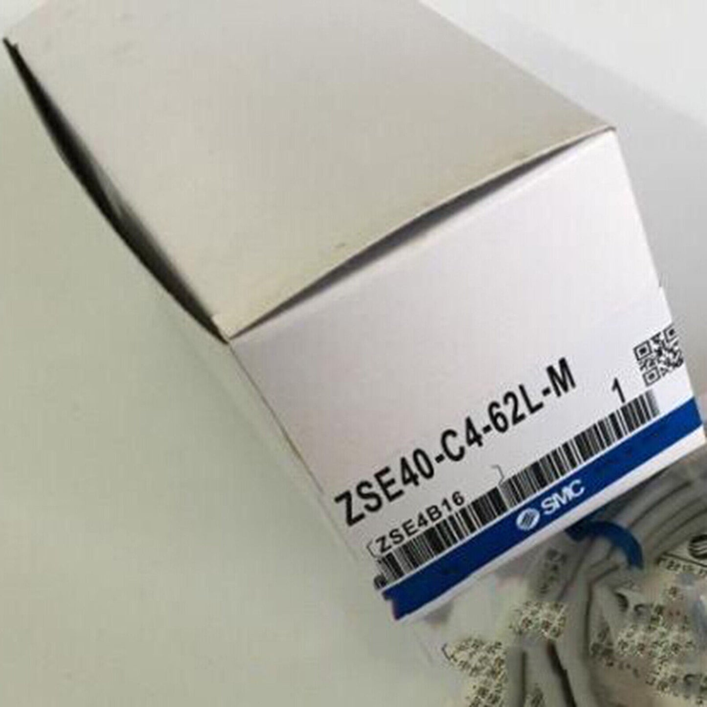 Digital Pressure Switch SMC ZSE40-C4-62L-M 1PC | Reliable Pressure Monitoring Solution | SMC Professional Pressure Switch | Industrial Pressure Transducer - SMC