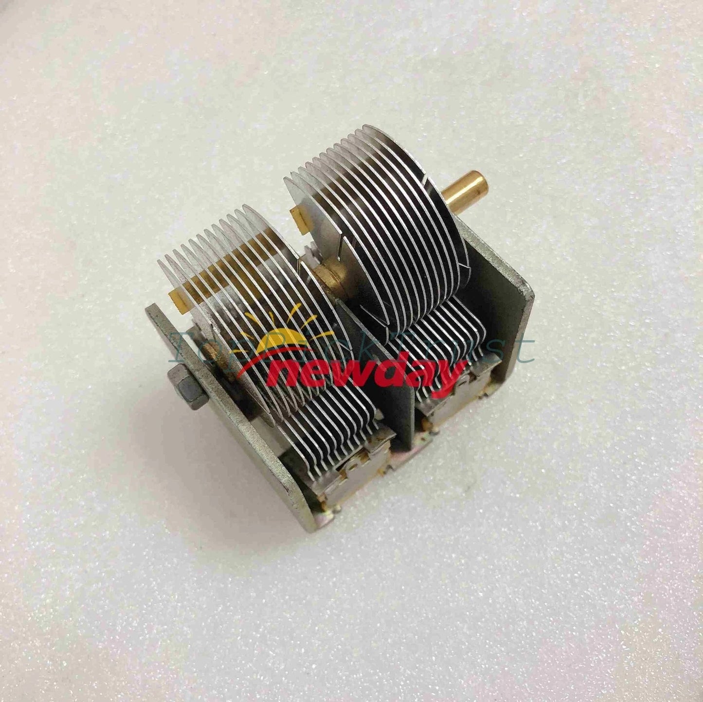 365pF+365pF, Capacitor, Variable, Dual Section, Broadcast, Air Dielectric