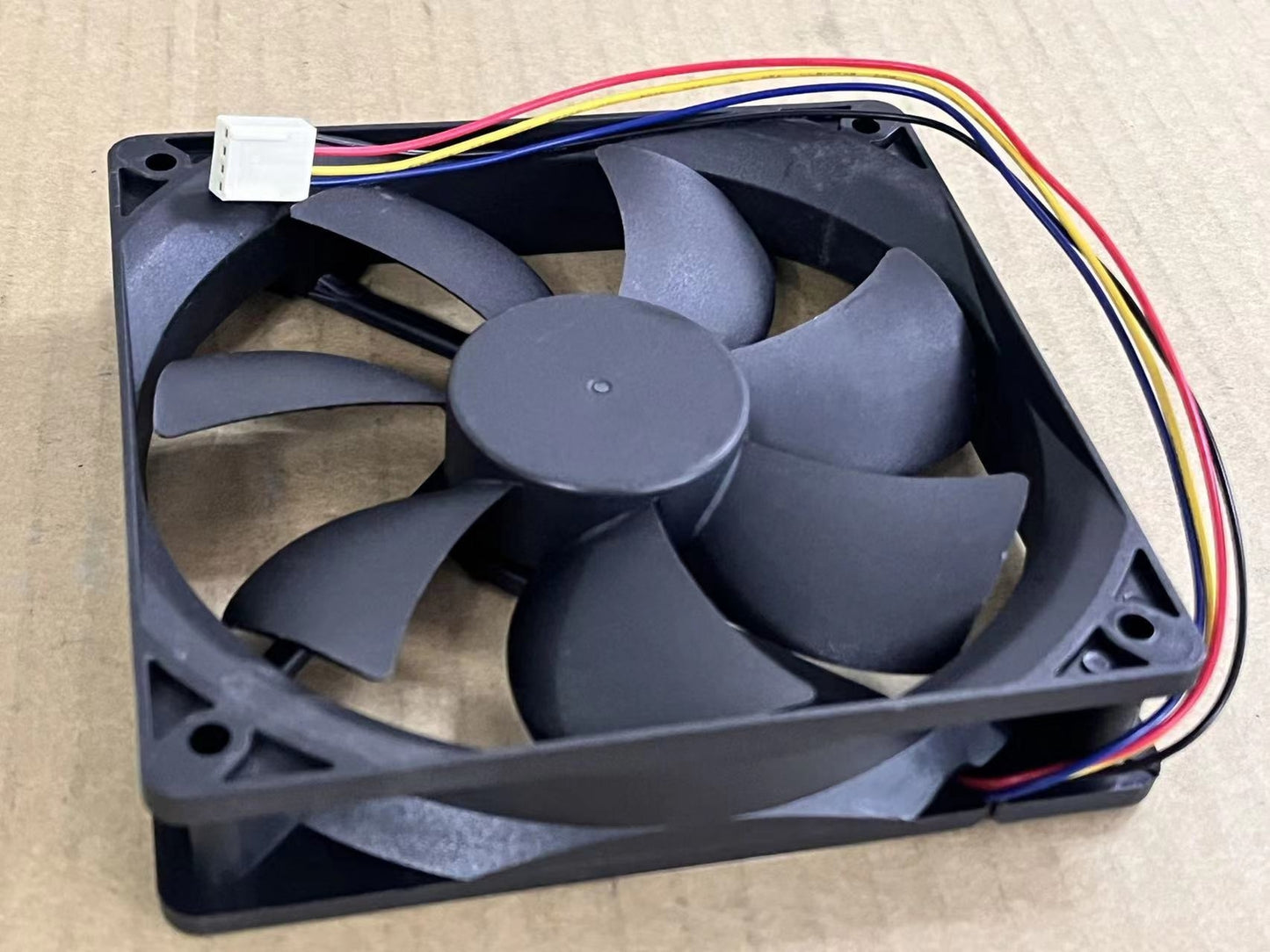 new Delta AFB1212VH PWM 12025 12V 0.60A 12CM 4PIN cooling fan 120*120*25mm