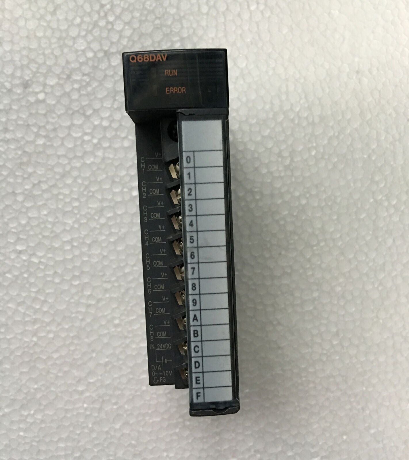 used MELSEC-Q Q68DAV converter unit by Mitsubishi - MITSUBISHI