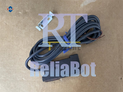 1pcs IN BOX Omron E3X-SD41
