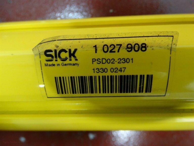 SICK M40Z-043020TT0 SENSOR 24 DC VOLTS (14879 - USED) - High-Performance Sensor Module for Industrial Applications - SICK