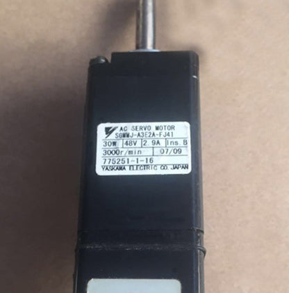 1PC YASKAWA AC SERVO MOTOR SGMMJ-A3E2A-FJ41 FREE