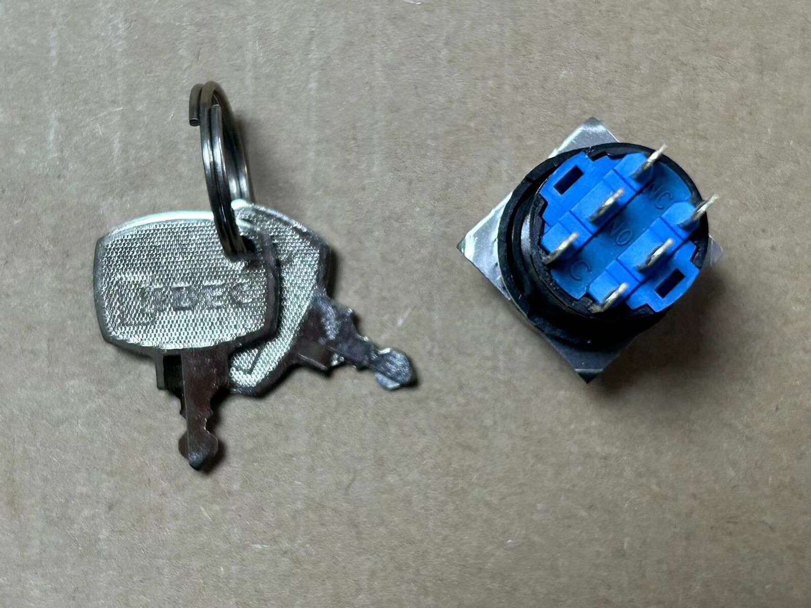 new Yaskawa robot key switch DX100 JZRCR-YPP01-1 teach pendant selector switch - YASKAWA