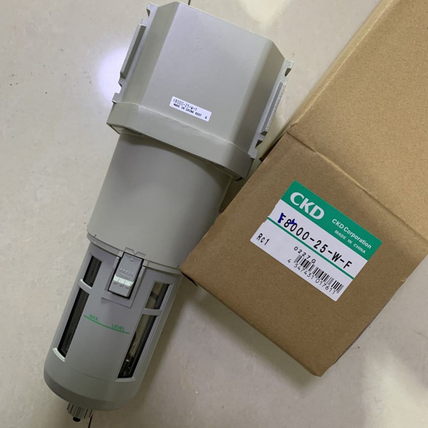 new 1pcs CKD filter F8000-25-W-F In Box