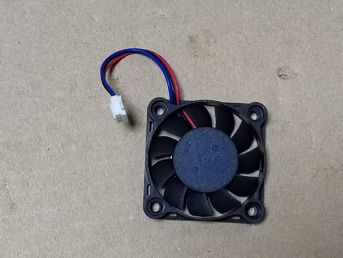 new 1pcs T&T 4007M05C NF1 5VDC 0.20A 4CM 40X40X7MM cooling fan