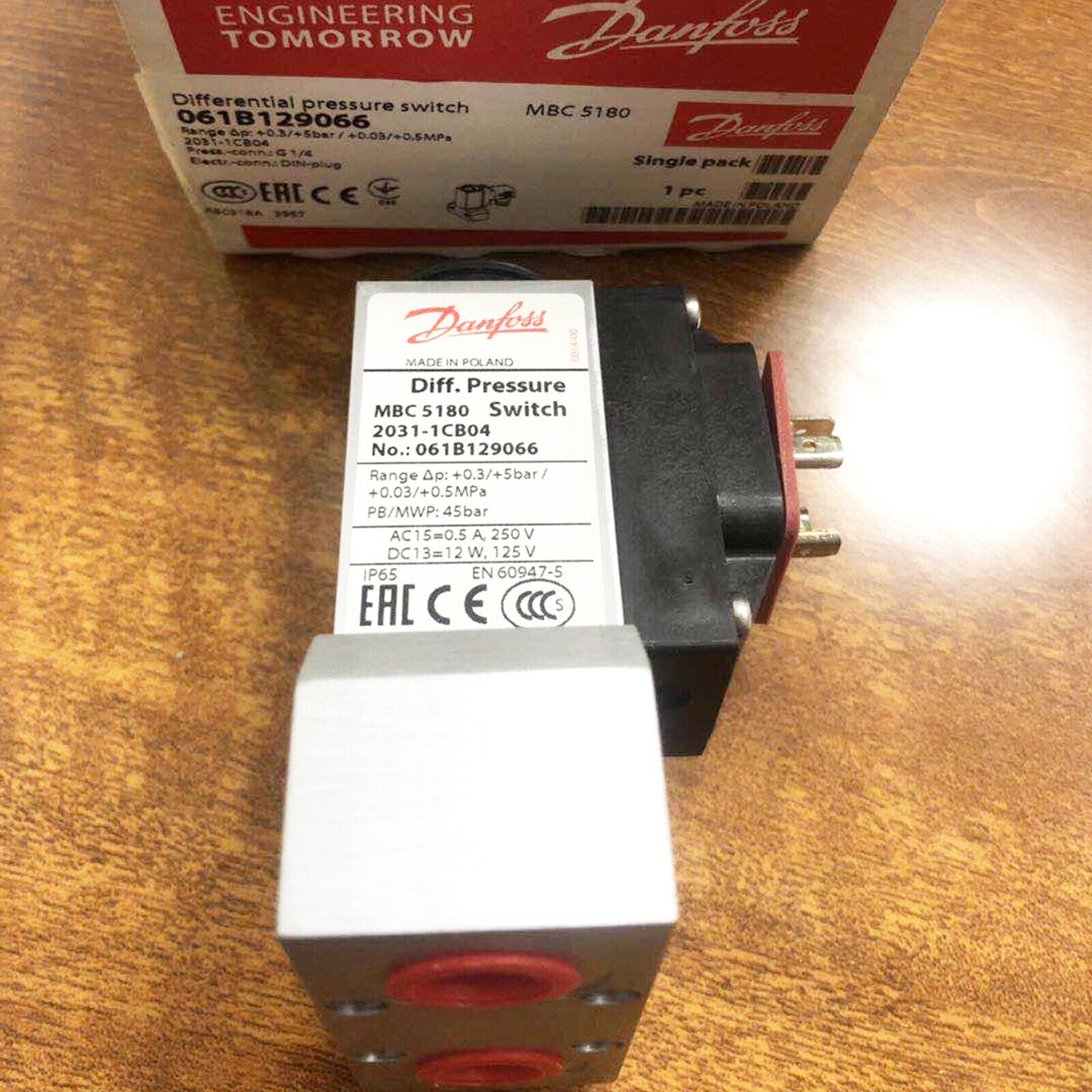 new DANFOSS 061B129066 MBC 5180 Differential Pressure Switch DANFOSS