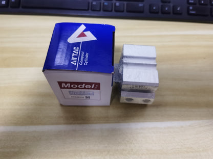 1PC AirTAC SDA40X10 Cylinder In Box