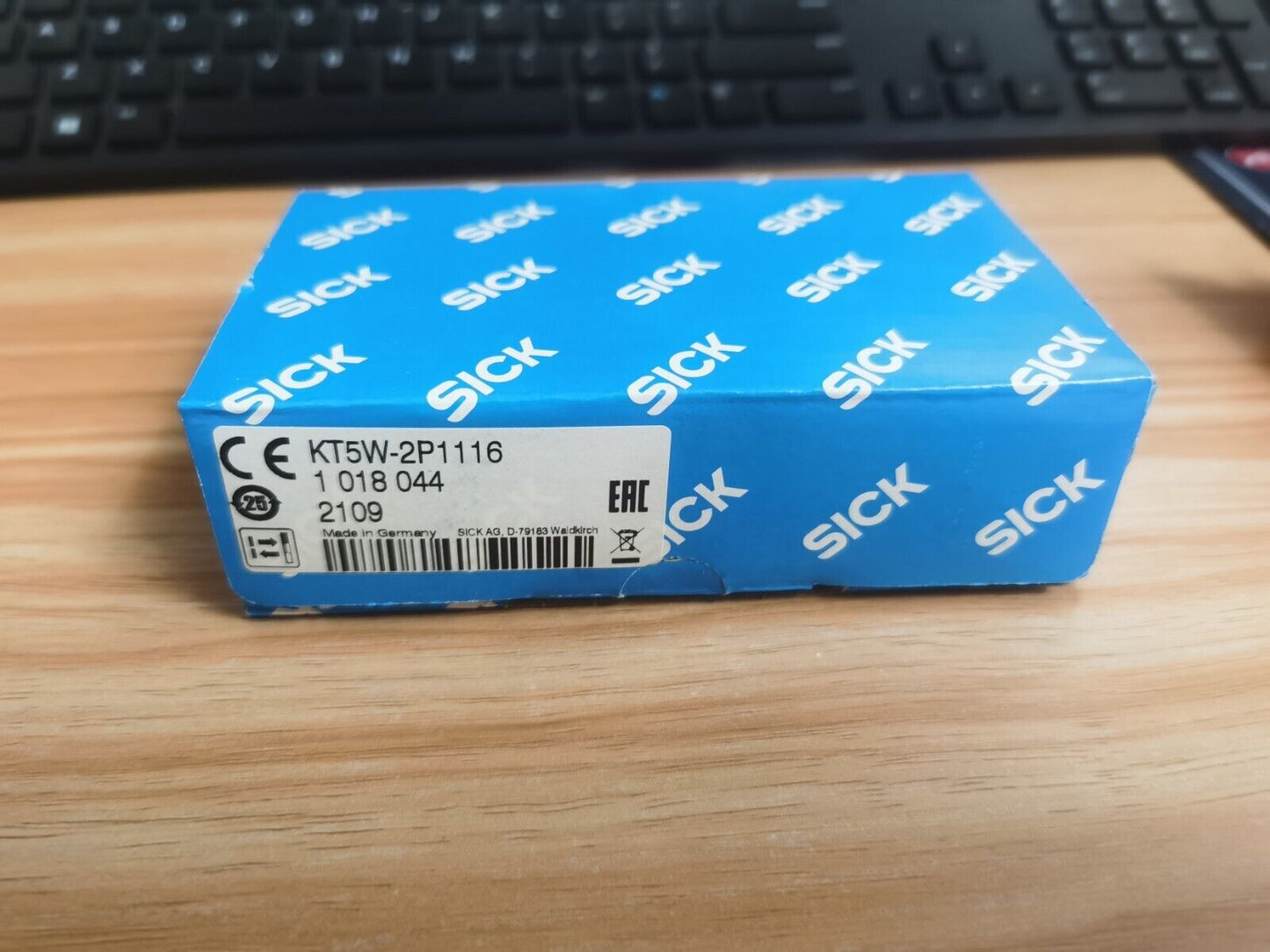 1PCS SICK KT5W-2P1116 KT5W2P1116 SNESOR IN BOX