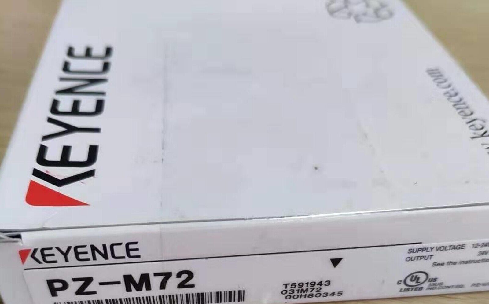 KEYENCE PZ-M72 Advanced Photoelectric Sensor - KEYENCE