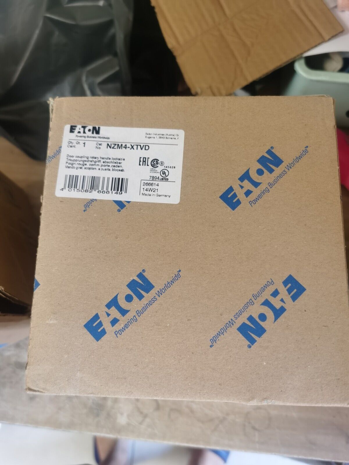 new 1PCS Eaton Moeller NZM4-XTVD NZM4XTVD Handle In Box - EATON MOELLER