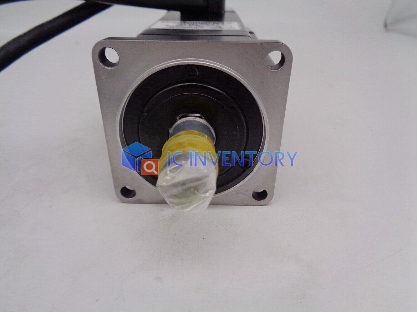 new 1PCS ones OMRON AC SERVO MOTOR R7M-A40030-S1 - OMRON