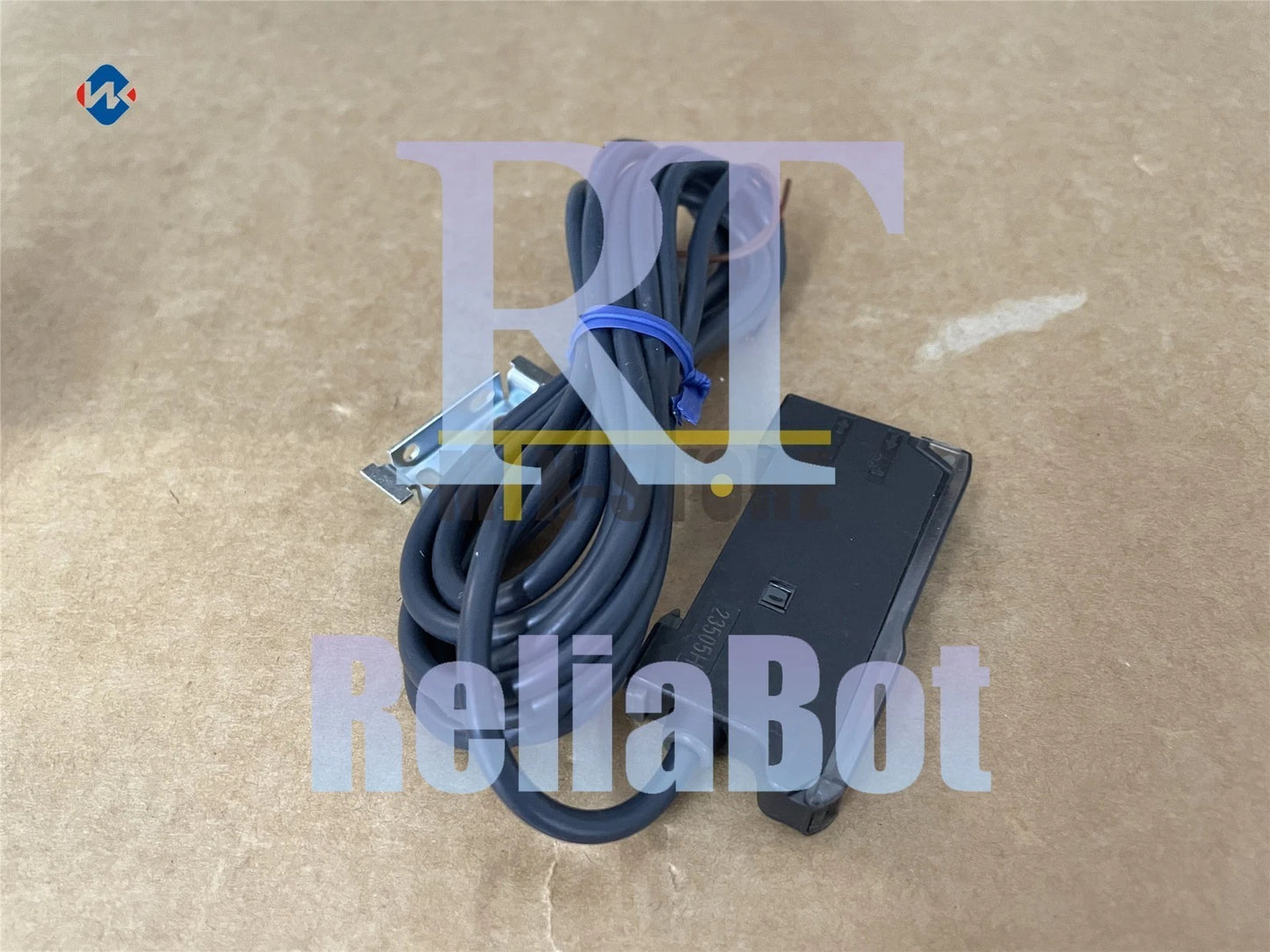 1pcs IN BOX Omron E3X-SD41