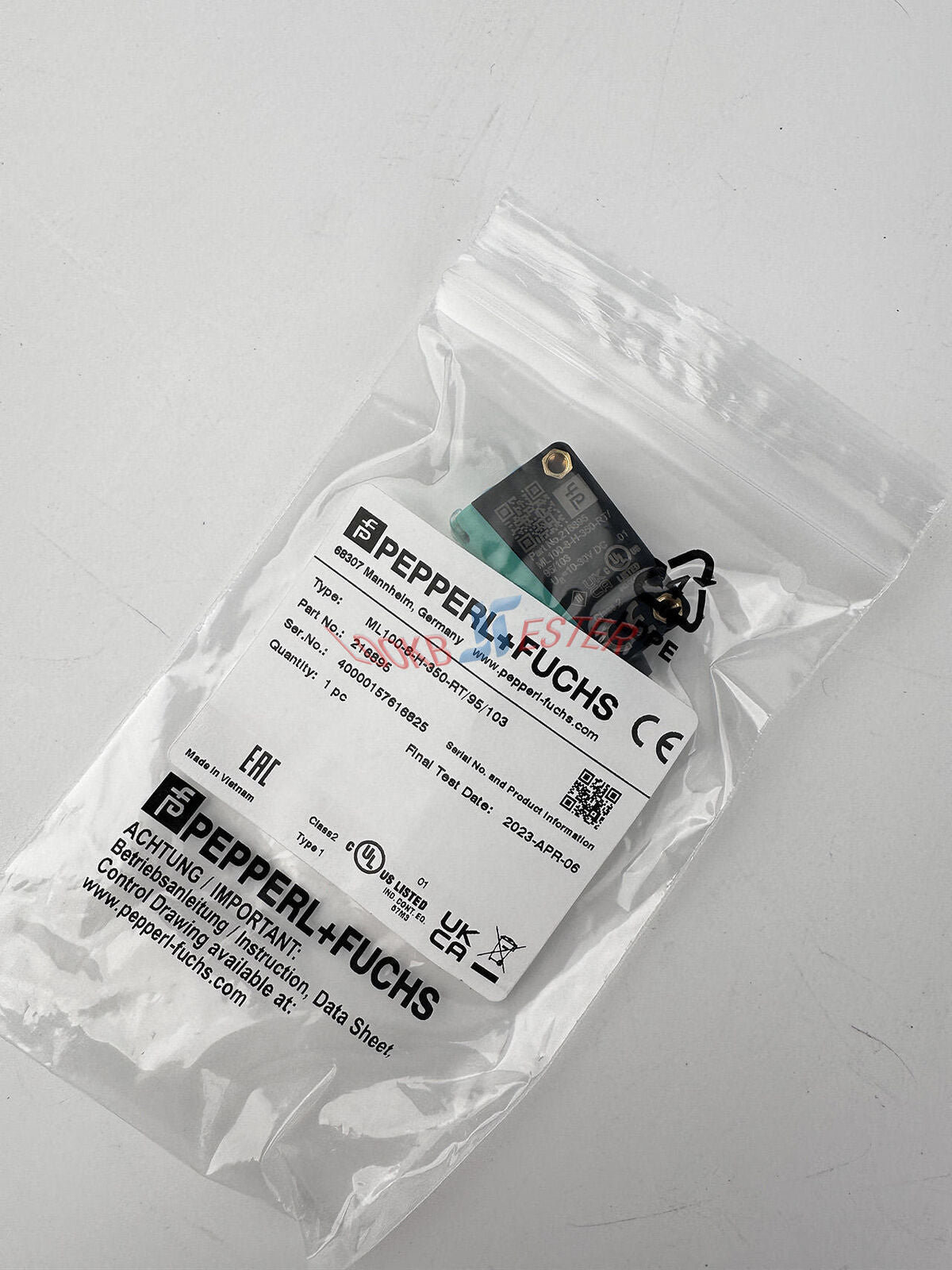 new ML100-8-H-350-RT/95/103 PEPPERL+FUCHS BACKGROUND SUPPRESSION SENSOR 350MM - PEPPERL+FUCHS