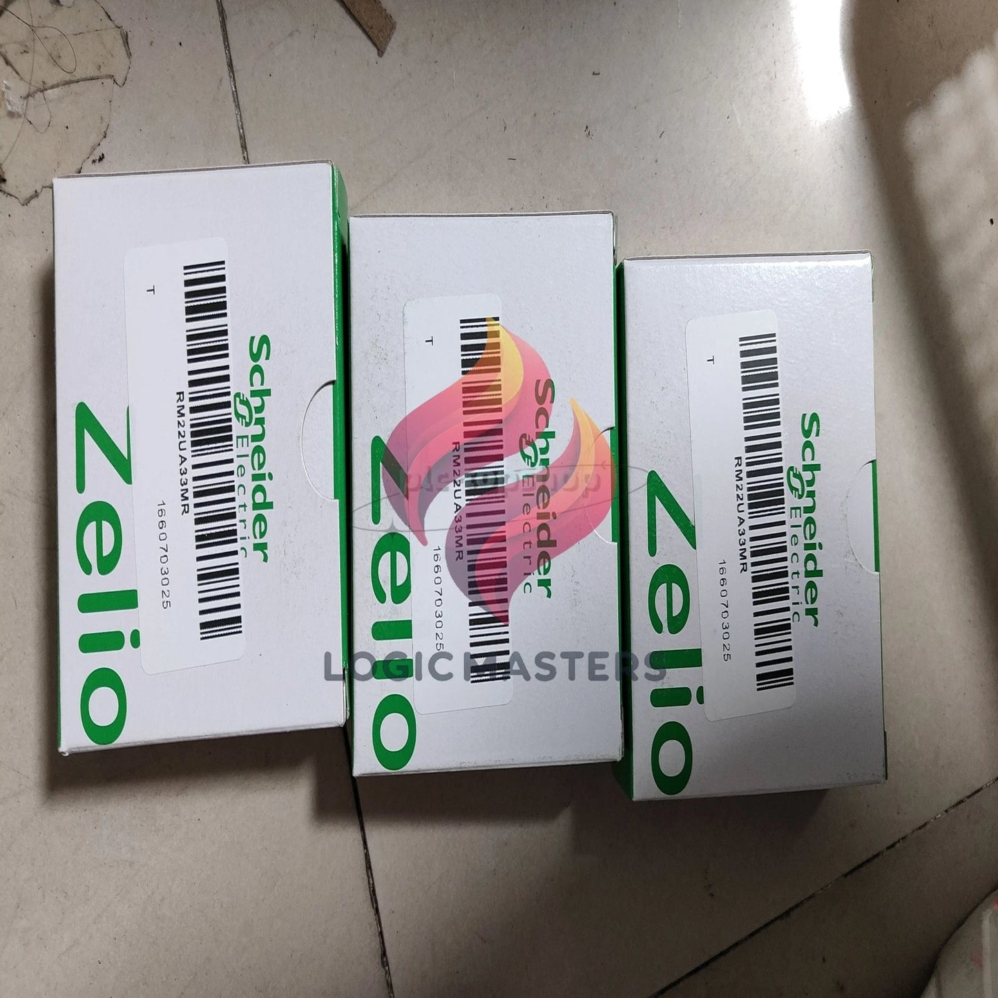 1PCS SND RM22UA33MR Control relay PLC