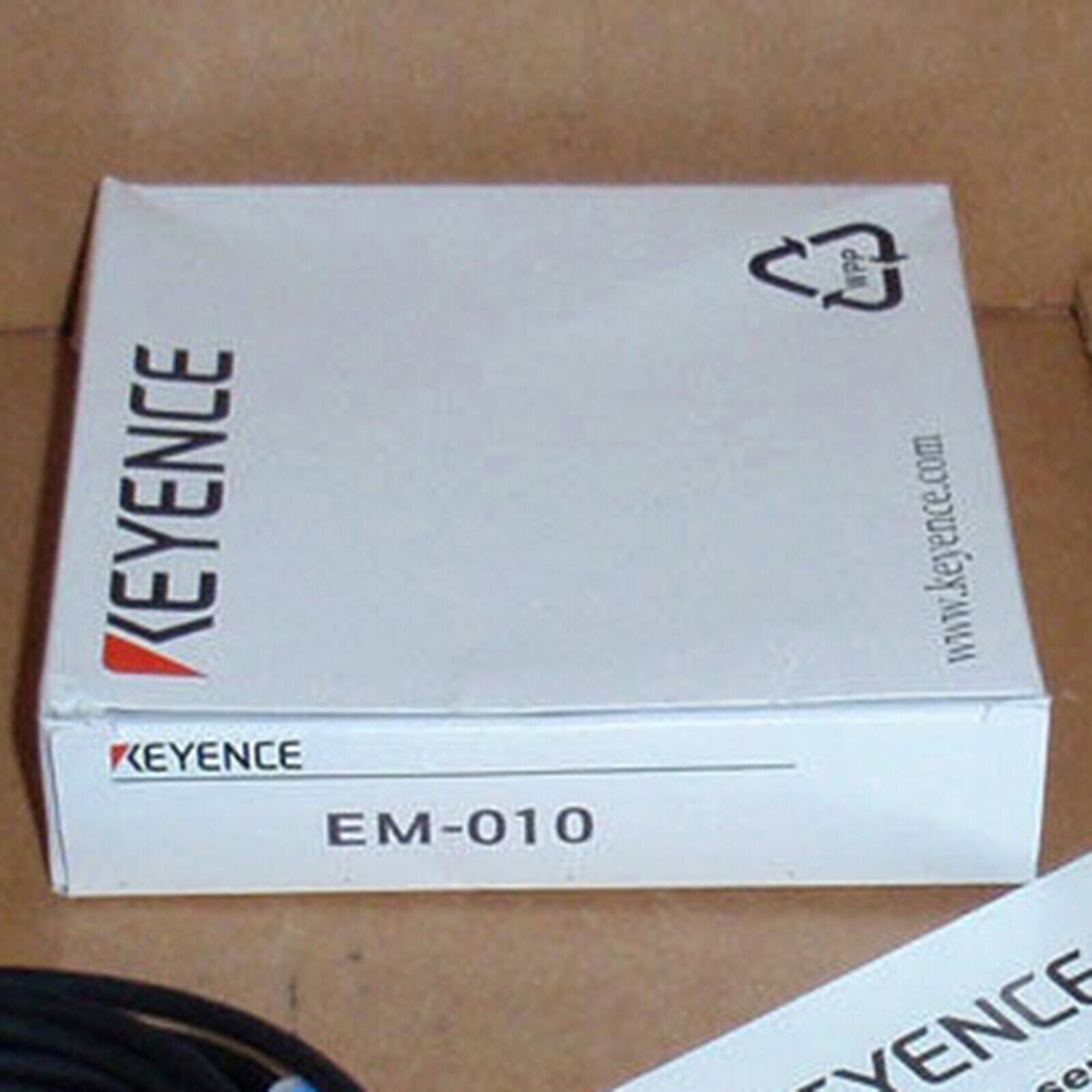 new keyence EM-010 proximity switch sensor - KEYENCE