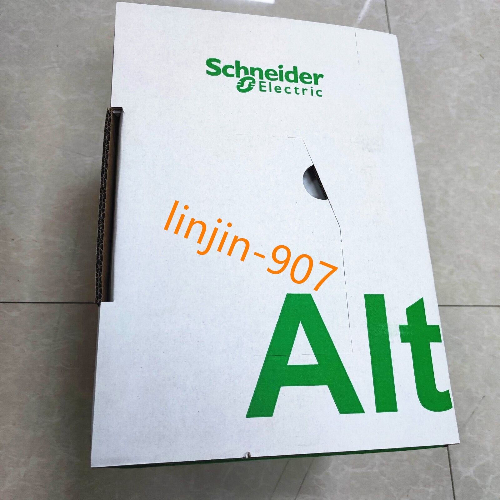 new 1PC Schneider frequency converter ATV71HU30N4Z 3KW（UPS or ） - SCHNEIDER