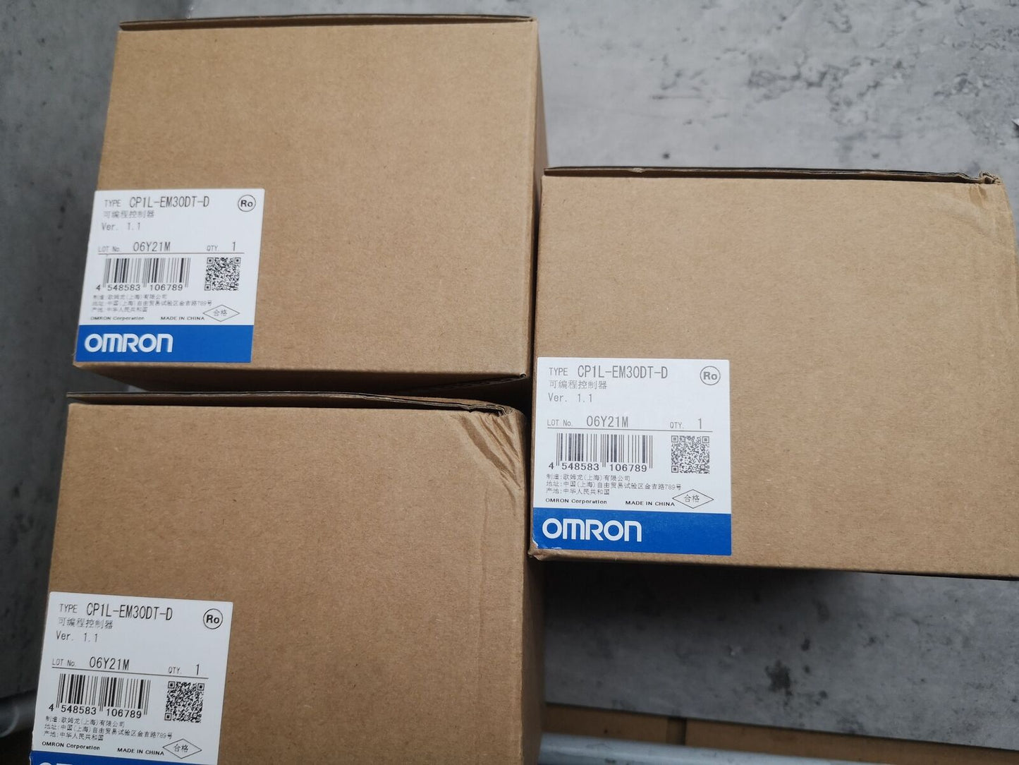 Omron CP1L-EM30DT-D - OMRON