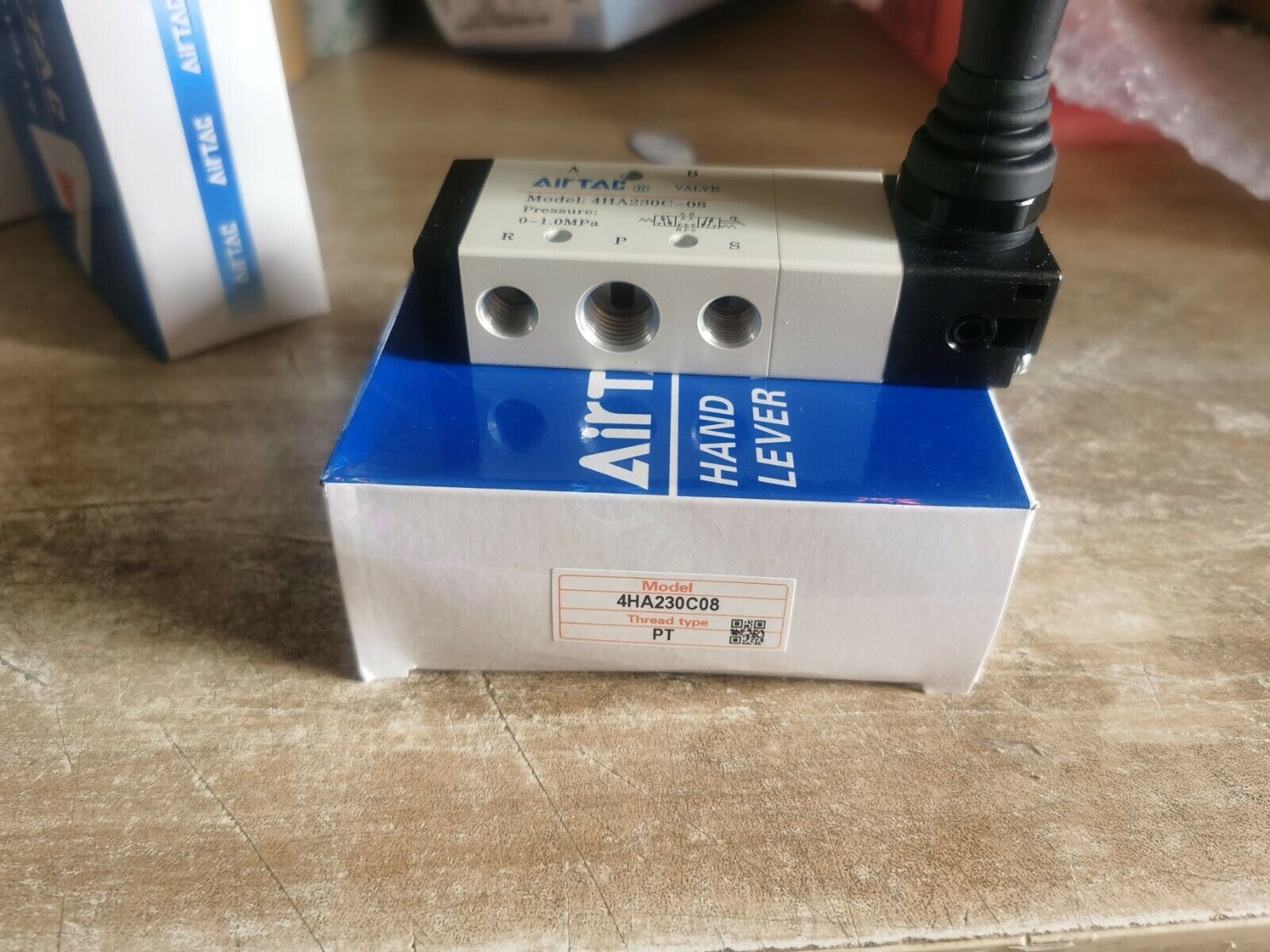 New 1PCS AirTAC 4HA230C-08 Hand Lever Valve - AIRTAC