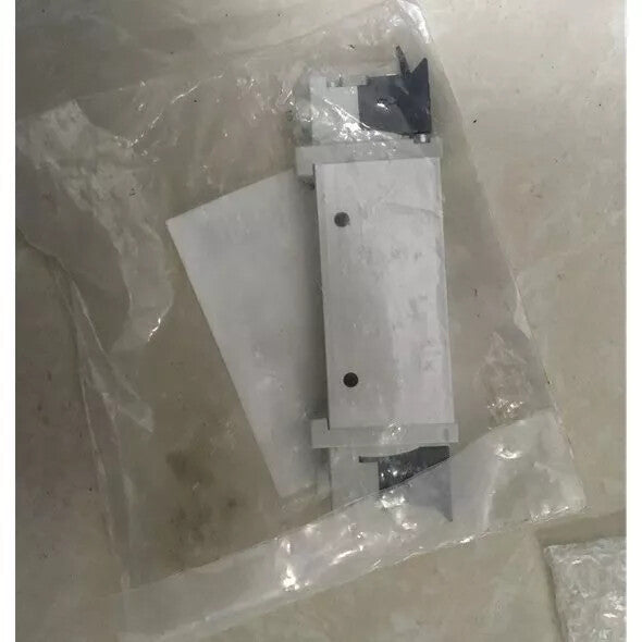 1PC Festo VUVG-L14-T32C-AT-G18-1P3 Solenoid Valve 566496 Free Shipping