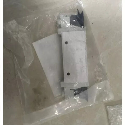 1PC Festo VUVG-L14-T32C-AT-G18-1P3 Solenoid Valve 566496 Free Shipping