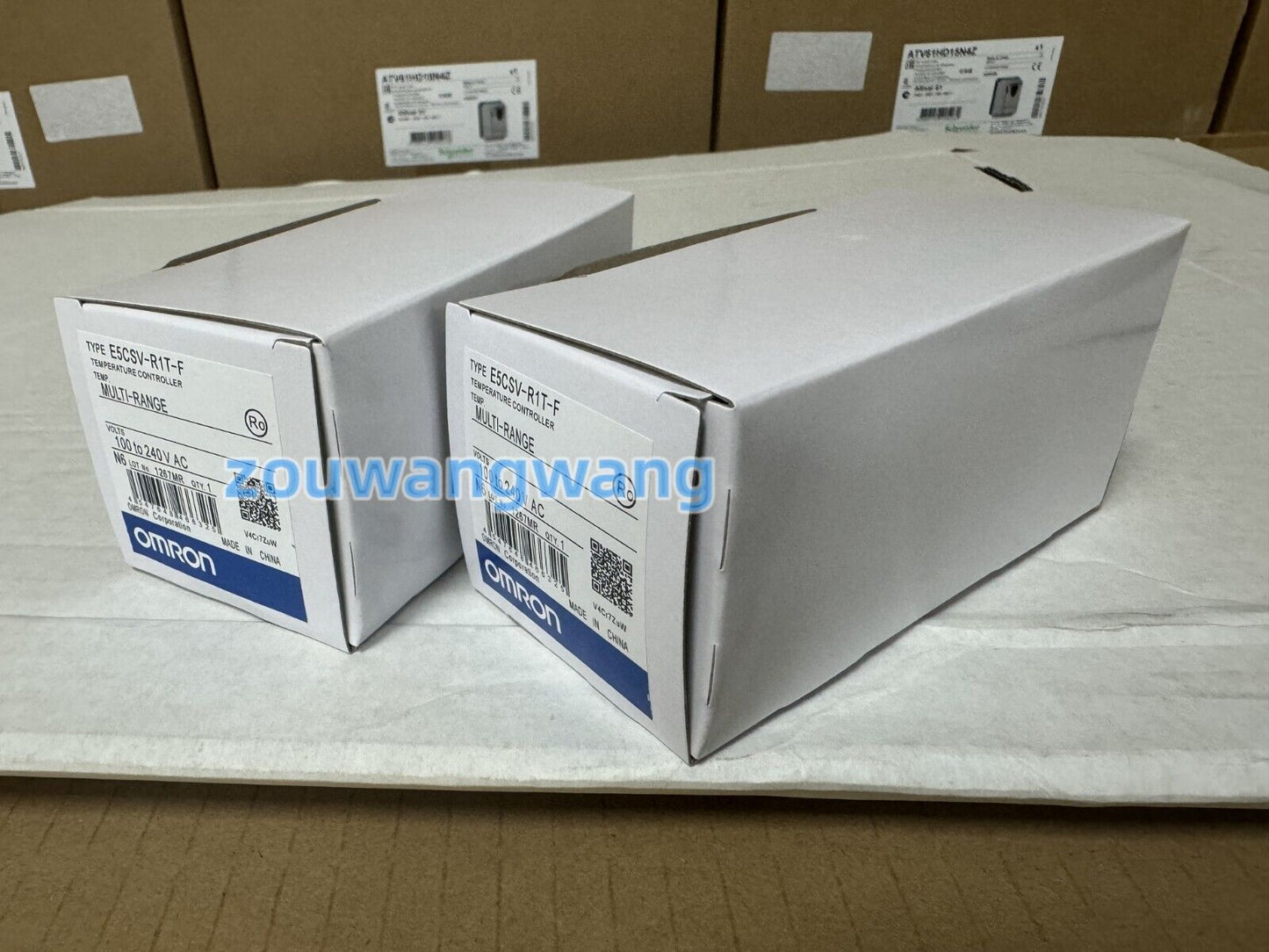 new In Box Omron E5CSV-R1T-F E5CSVR1TF Temperature Controller - OMRON
