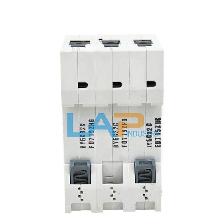 new QTY:1 FOR SIEMENS Air switch breaker 5SY6308-7CC 3P C8A  IN BOX