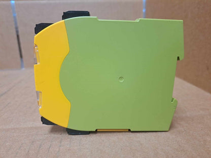 new Pilz Safety Relay PN0Z s7 C 24VDC Ident.No. 751107 - PILZ