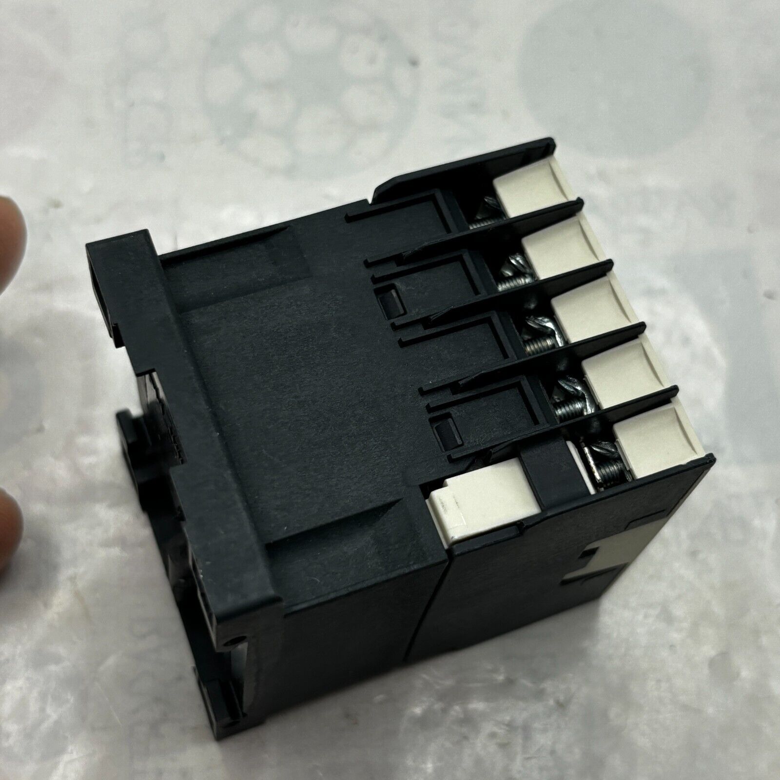 new Schneider CA3KN31BD3 Control Relay 24VDC Coil - SCHNEIDER