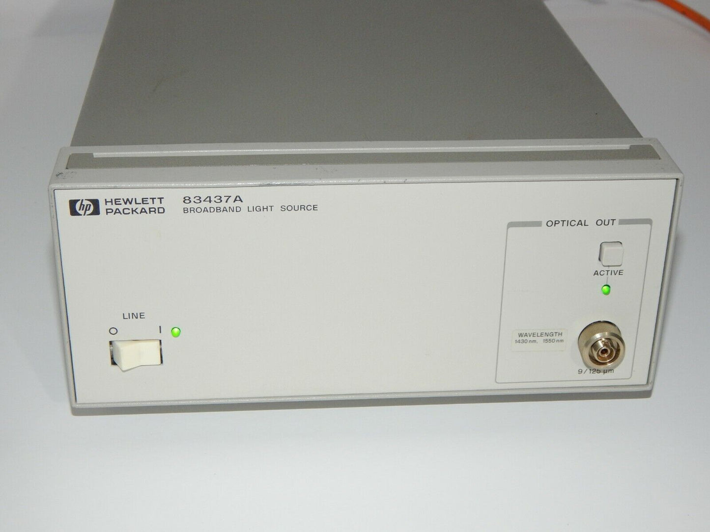 HP 83437A Broadband Light Source 1430nm 1550nm 9/125 μm - HP