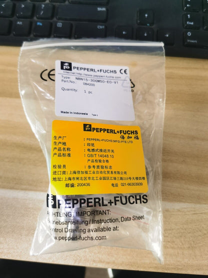 1PC  Pepperl + Fuchs  NBN15-30GM50-E0-V1 Proximity Sensor