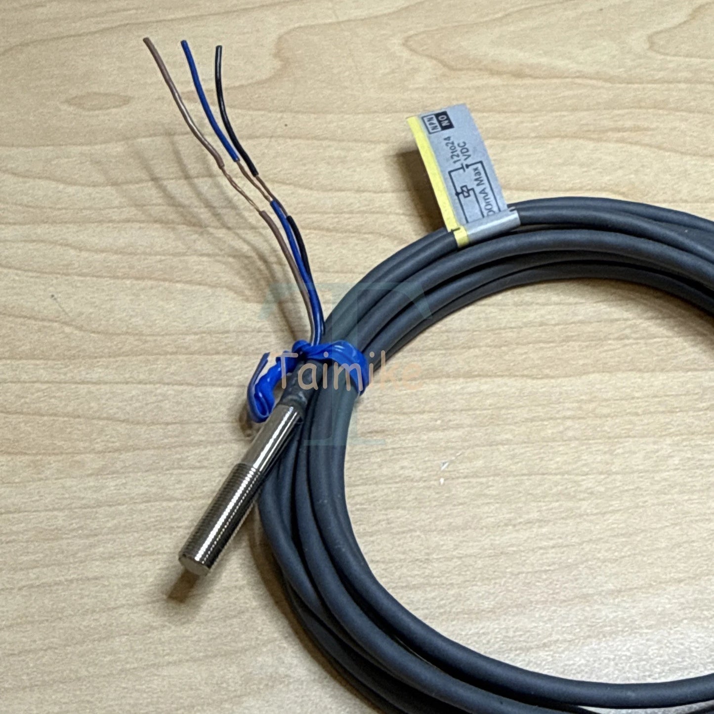! Omron E2E-X1C1 Proximity Switch - Open Box