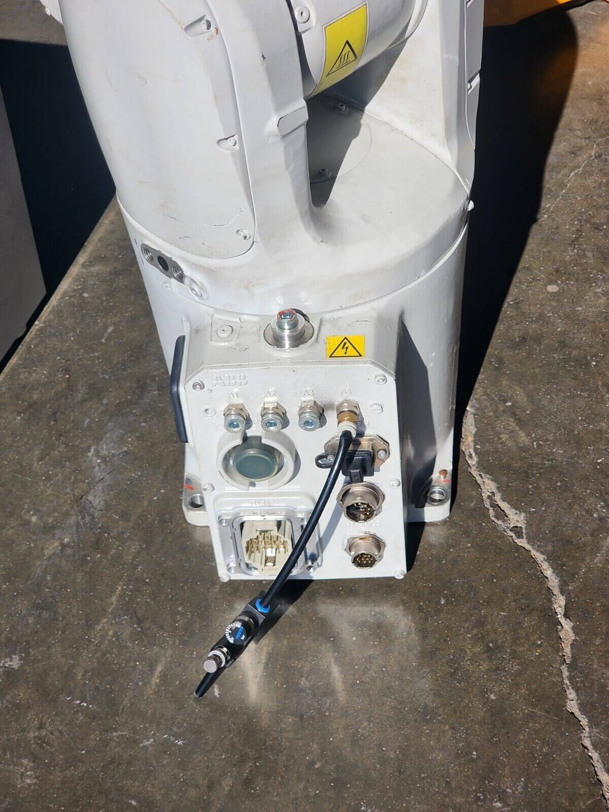 used ABB IRB 1200-5/0.9 Robot W/IRC5 Compact Controller (2018 Model Year) - ABB