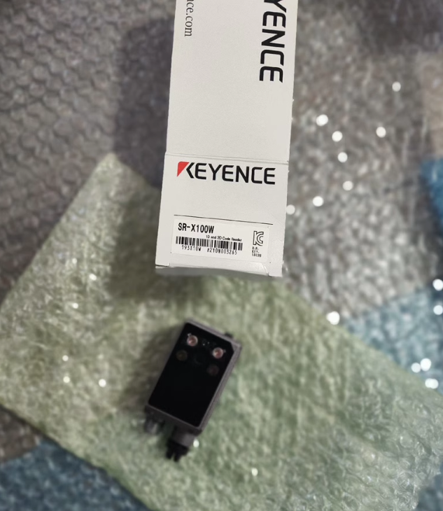 new In Box KEYENCE SR-X100W Laser Barcode Reader - KEYENCE