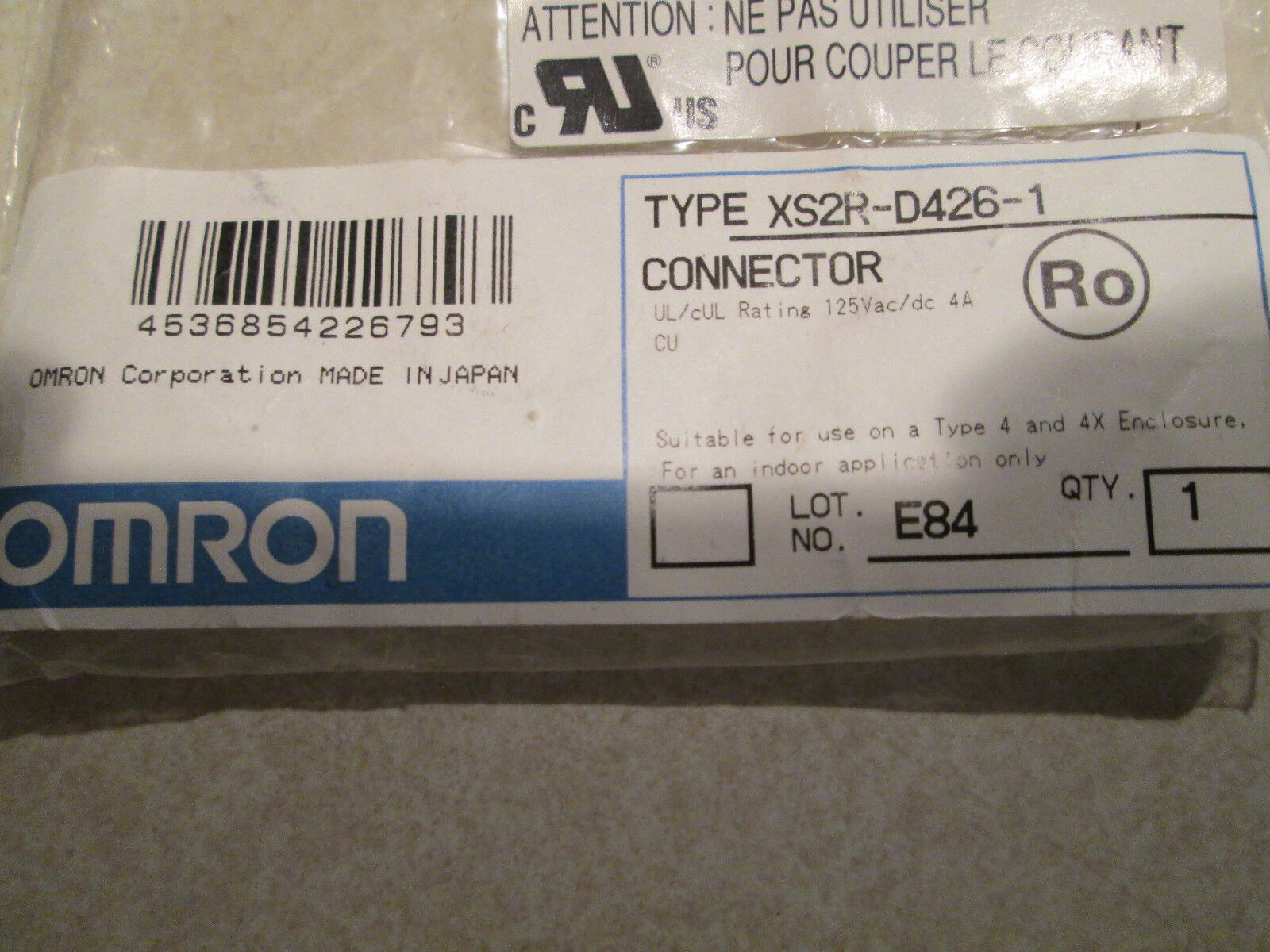 new OMRON connector plug XS2R-D426-1 - OMRON