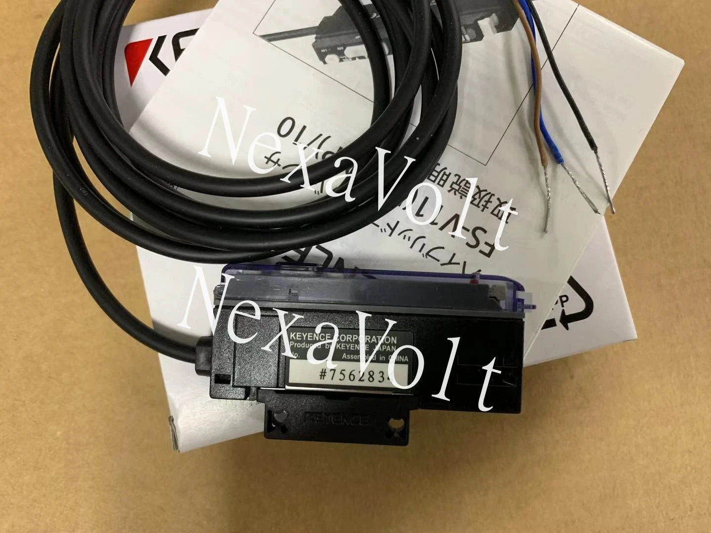 KEYENCE Digital Fibre Optic Sensor FS-V11P
