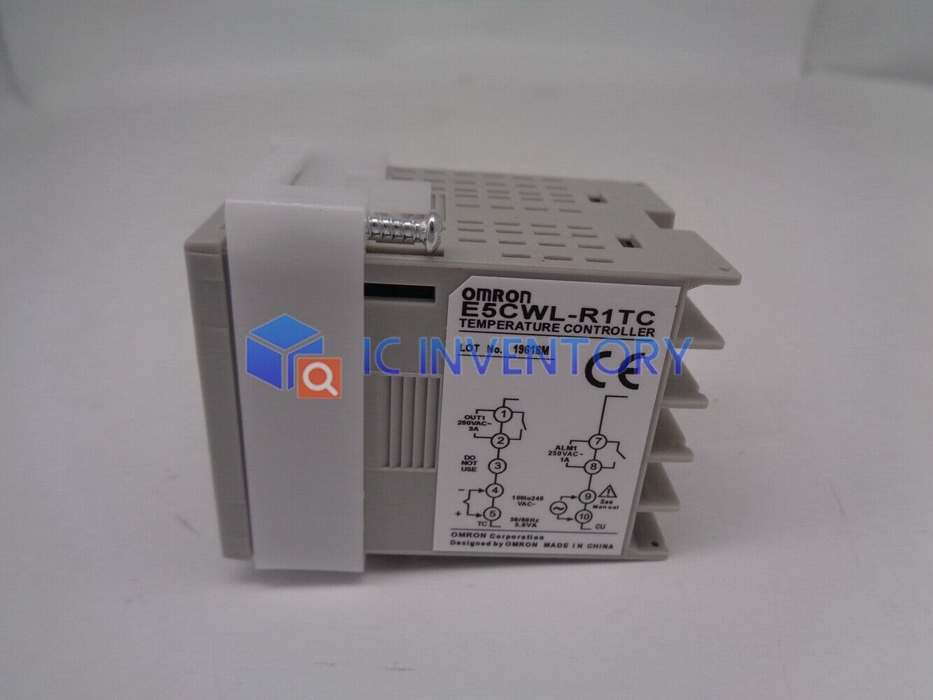 new 1PCS Omron Temperature Controller E5CWL-R1TC 100-240VAC In Box - OMRON